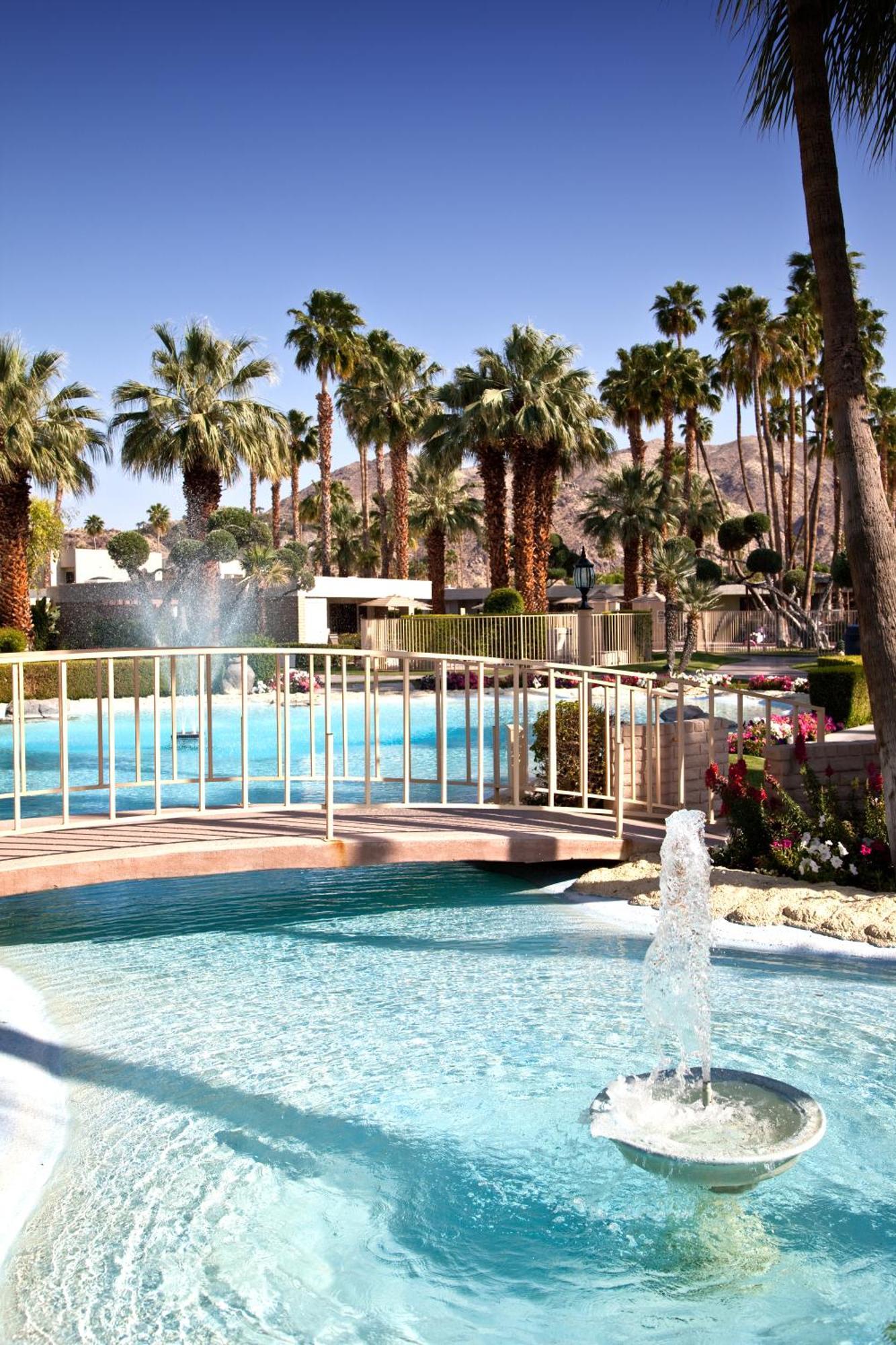 Desert Isle Resort パーム・スプリングス エクステリア 写真