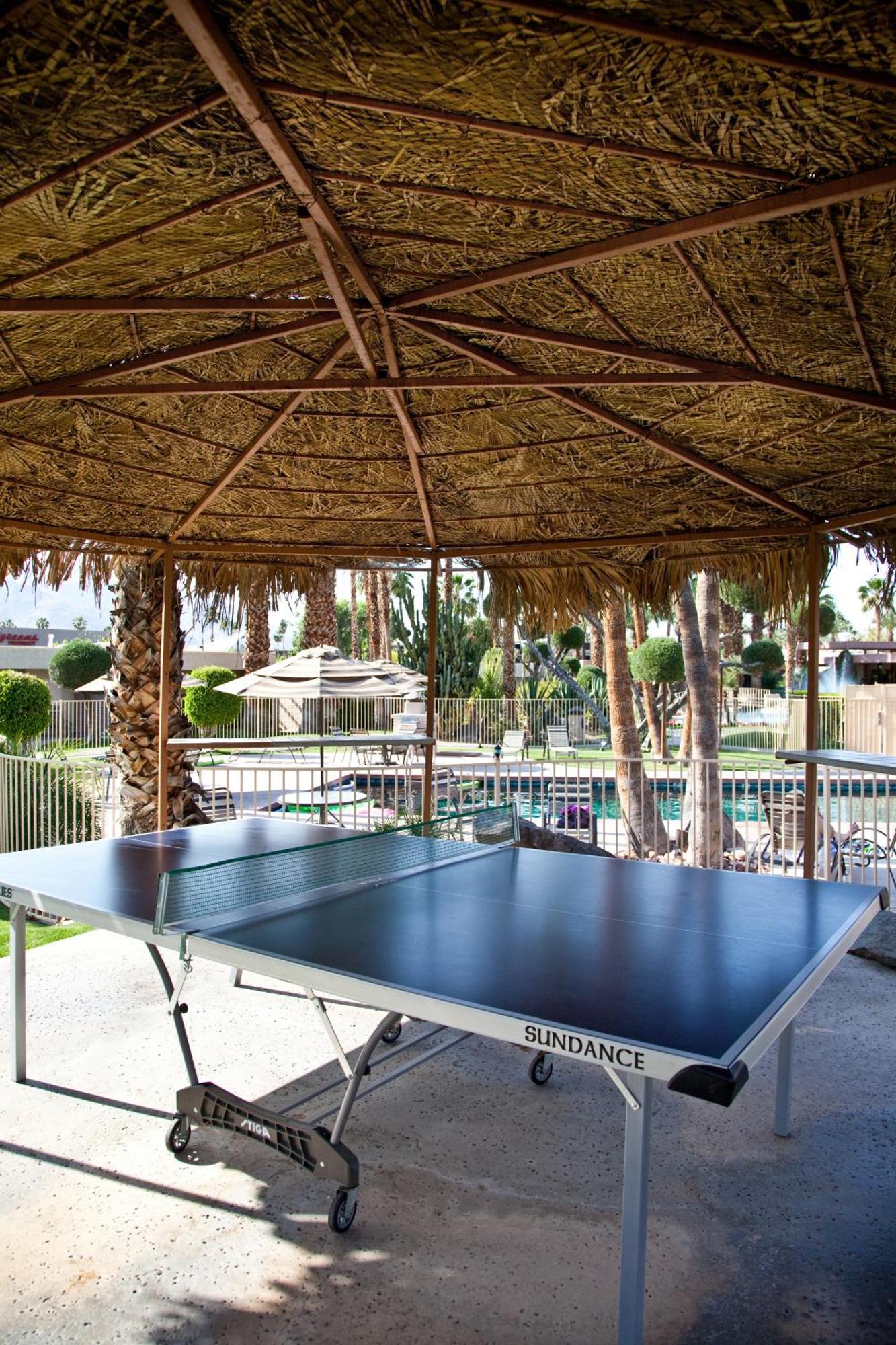 Desert Isle Resort パーム・スプリングス エクステリア 写真